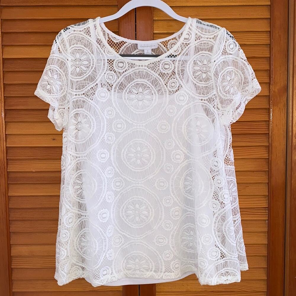 Lacy‎ white top